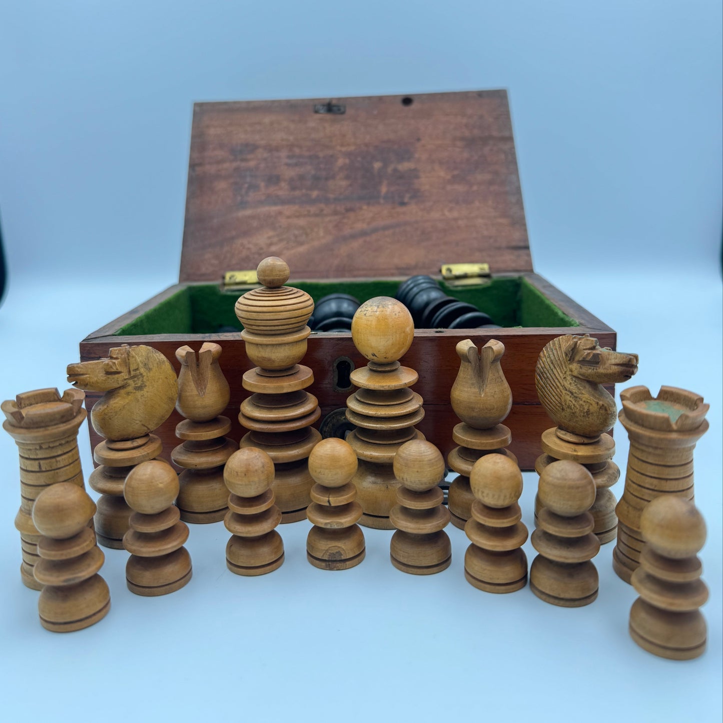 Early 20th century St George chess set