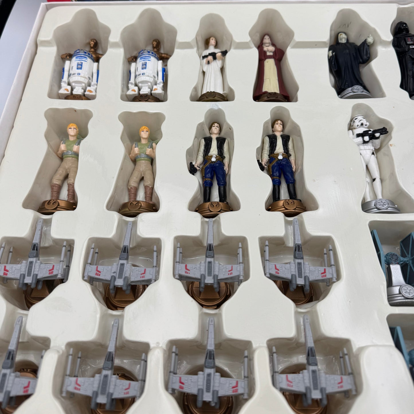Rare vintage 1999 Lucas Films Star Wars collectors chess-schach set