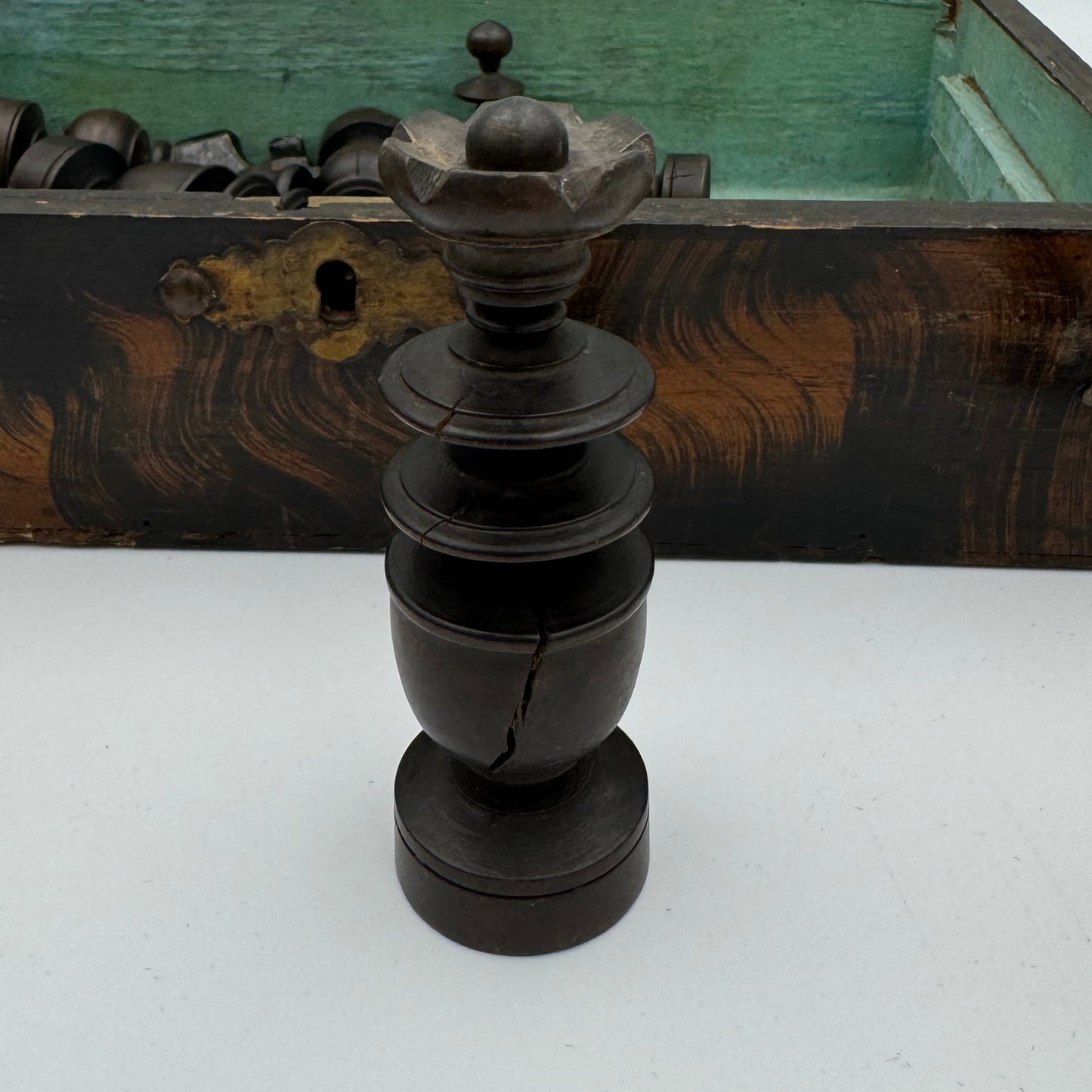 1900s Regency wooden chess pieces in vintage wooden box