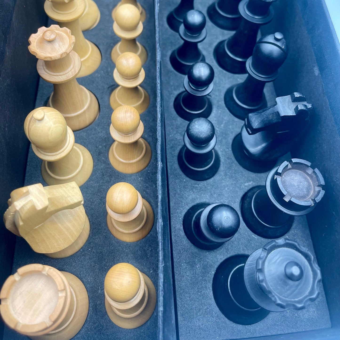 Official World Championship Chess Pieces - second hand