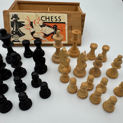 Vintage K&C boxwood chessmen 55mm King