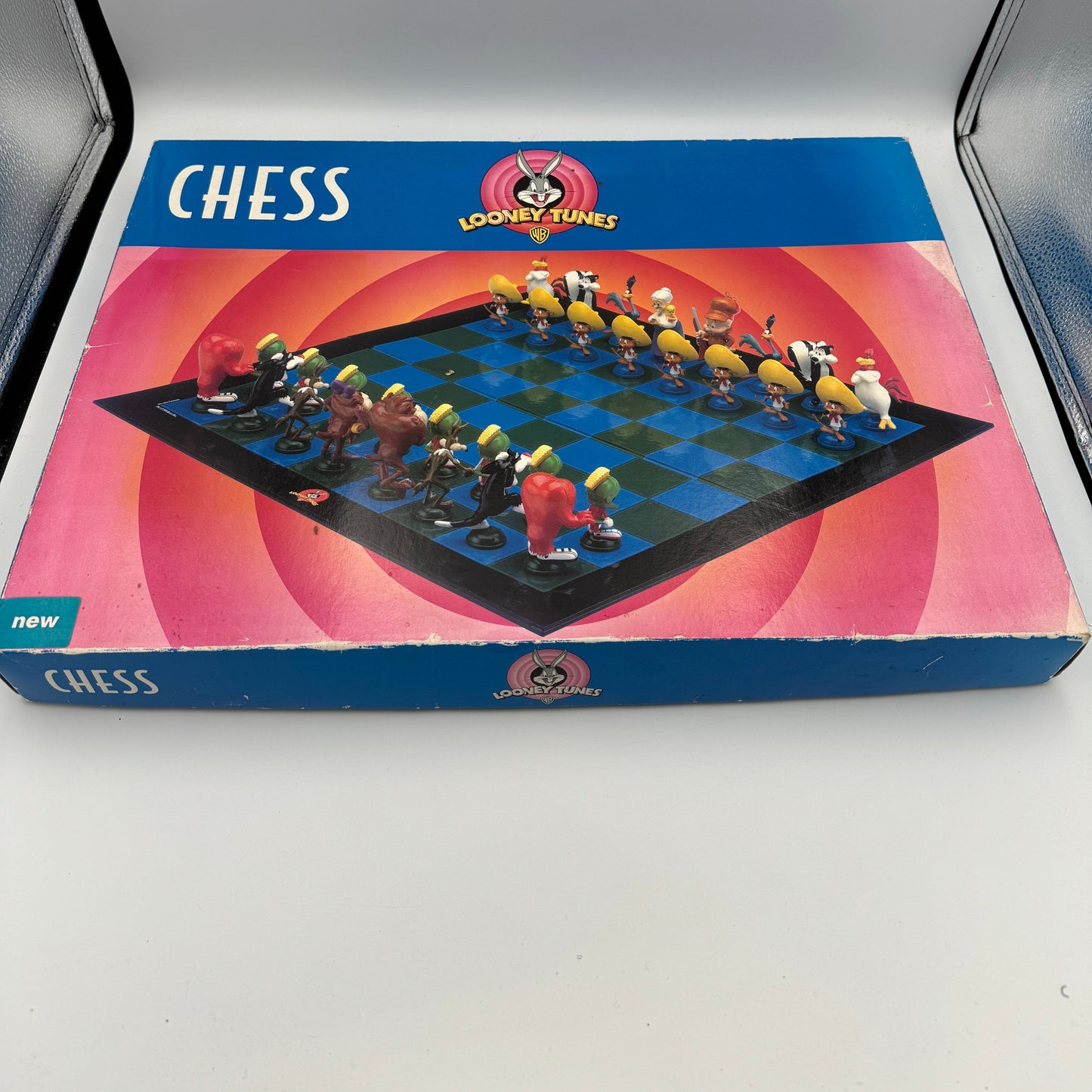 1999  Looney Tunes chess set - Warner Brothers