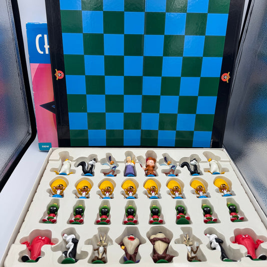 1999  Looney Tunes chess set - Warner Brothers