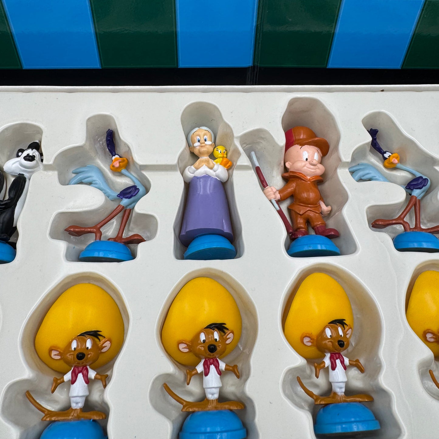 1999  Looney Tunes chess set - Warner Brothers