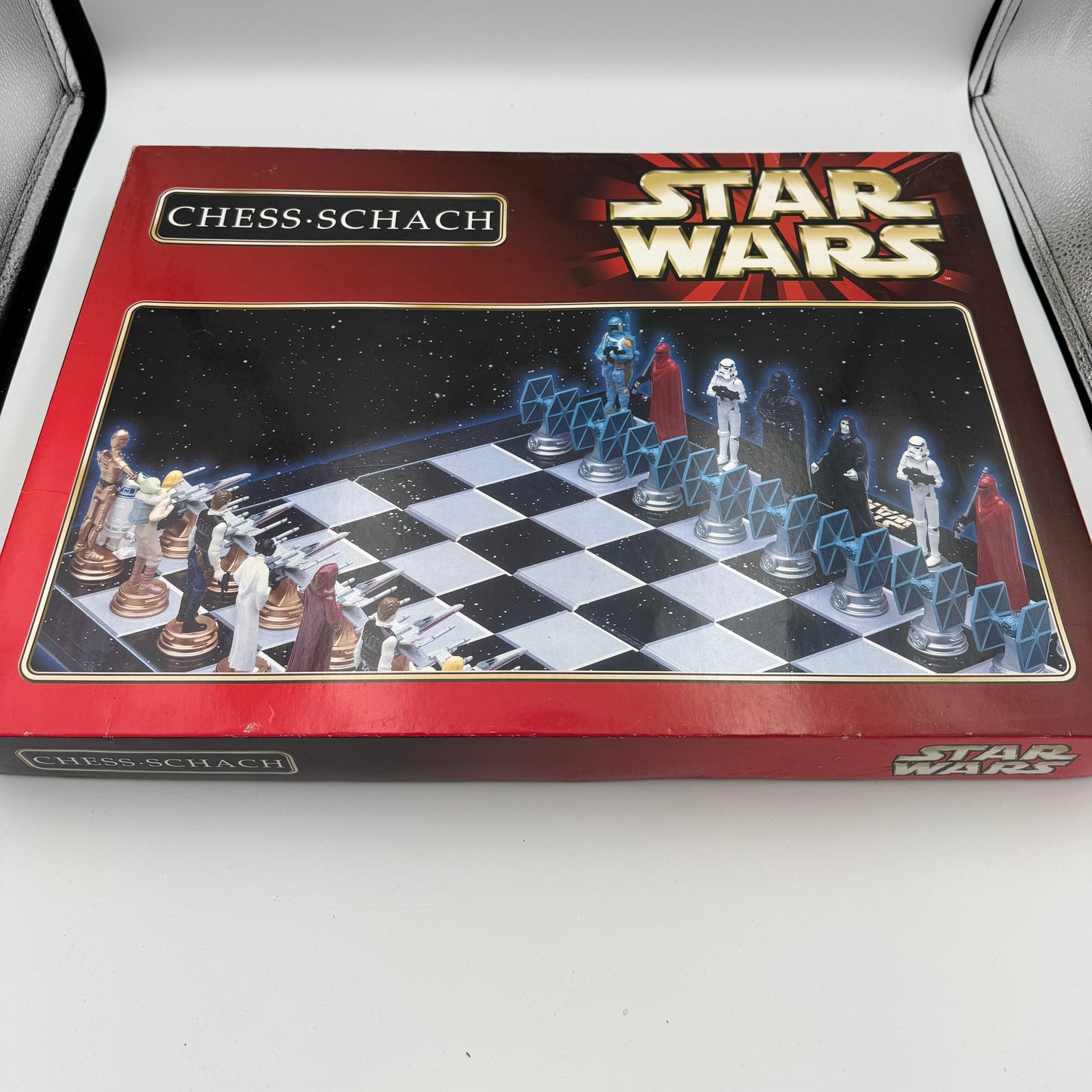 Rare vintage 1999 Lucas Films Star Wars collectors chess-schach set