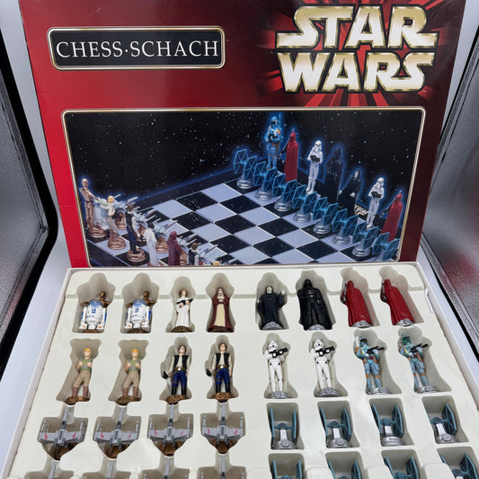 Rare vintage 1999 Lucas Films Star Wars collectors chess-schach set