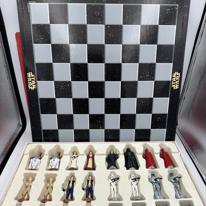 Rare vintage 1999 Lucas Films Star Wars collectors chess-schach set