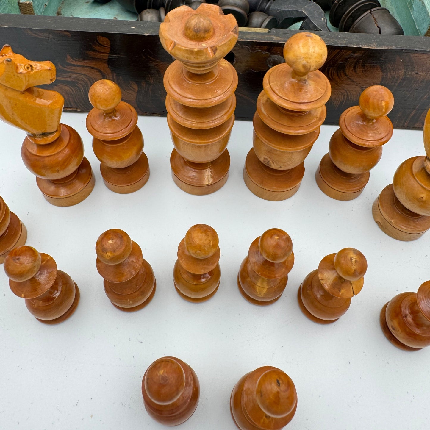 1900s Regency wooden chess pieces in vintage wooden box