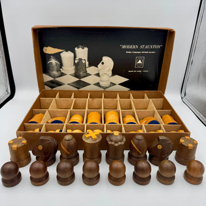 Highly collectible mid century "Modern Staunton" chess set, designed by Arthur Elliott for Anri