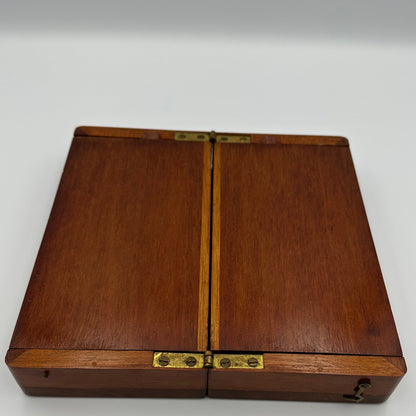 Antique 'Whittington Pattern' c1890 folding wooden travel chess set