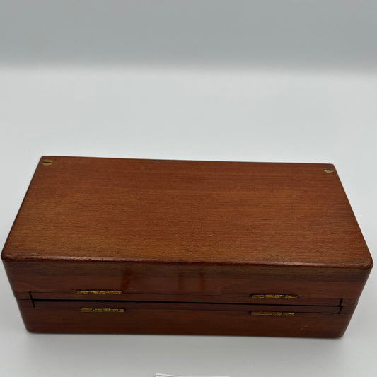 Antique 'Whittington Pattern' c1890 folding wooden travel chess set