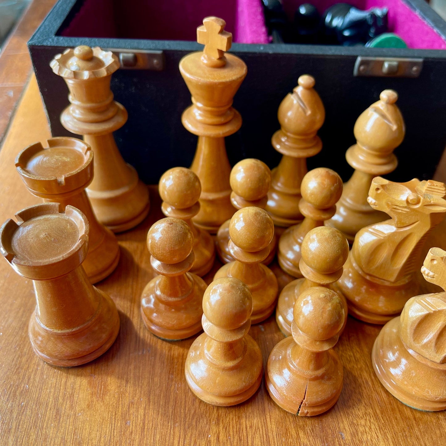 Lardy 1930's - 1950's Staunton style weighted chess pieces in felted box