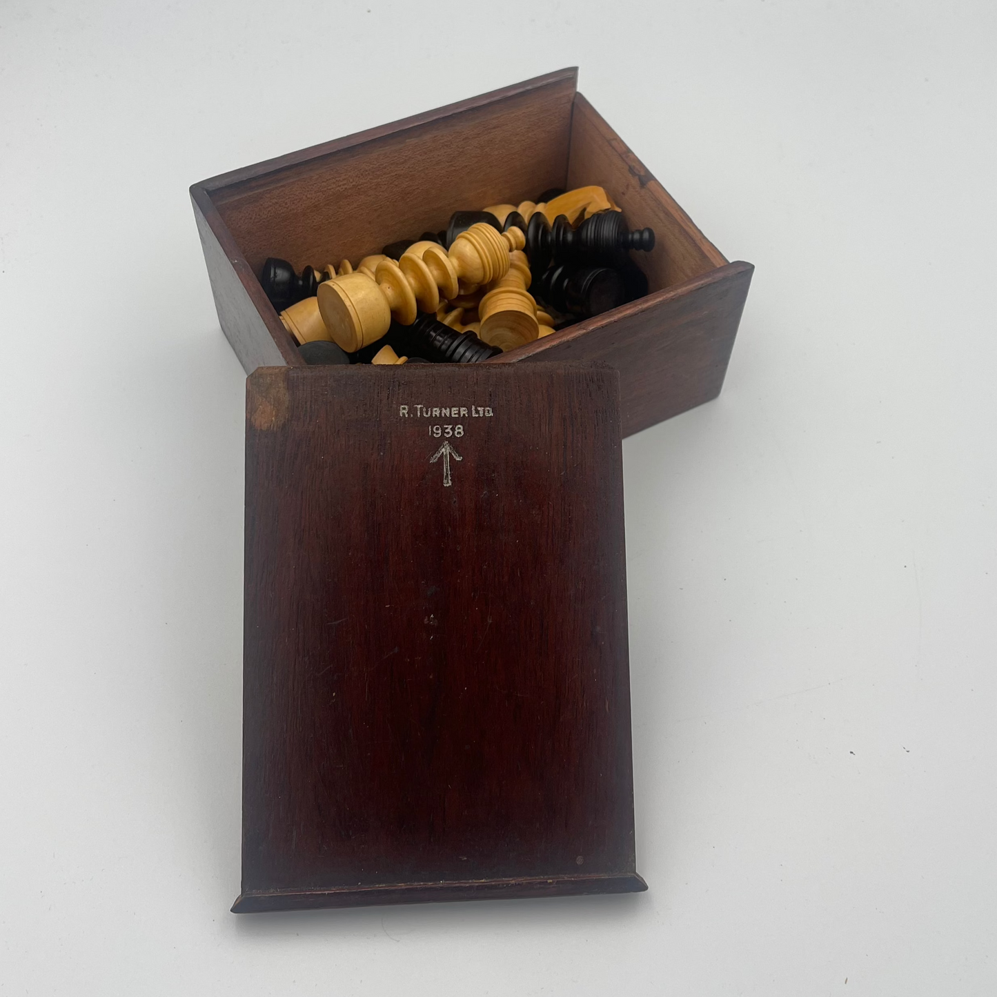 Vintage St George pattern chess set in 1938 wooden box