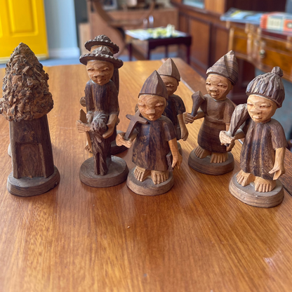1950s hand sculpted african chess set "Yoruba / Dahomy"