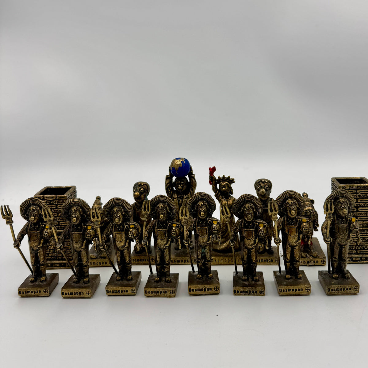 Vintage 1970s Bayer Desmopan chess set